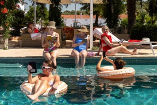 Thế hệ chi tiền để đọc sách cùng người lạ